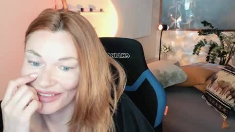MistyBarnes NONUDE MODEL online show from May 3, 2026, 4:13 pm