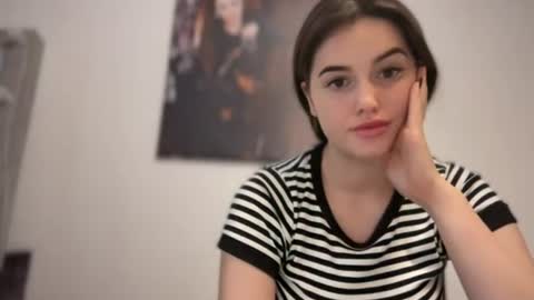 Snapshot of mistyfox_rea chatting on June 21, 2026, 1:35 pm MistyFox Rea online show from June 21, 2026, 1:35 pm