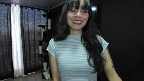 Snapshot of mistymooon chatting on May 20, 2026, 4:02 pm Emma online show from May 20, 2026, 4:02 pm
