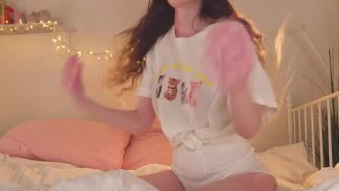 Snapshot of mita_mp4 chatting on December 30, 2024, 10:43 am Mita online show from December 30, 2024, 10:43 am