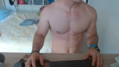 Snapshot of mitcheli chatting on February 26, 2025, 2:57 pm Onlyfans online show from February 26, 2025, 2:57 pm