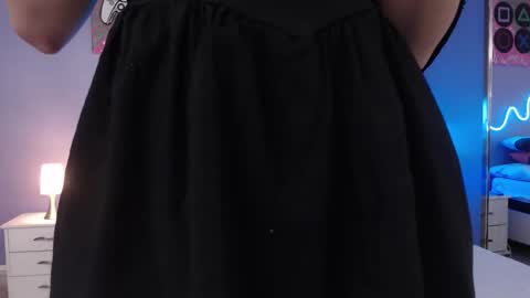 Snapshot of miticabrennet chatting on October 4, 2025, 3:43 pm Mtica Brennet online show from October 4, 2025, 3:43 pm