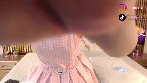 Mtica Brennet online show from May 16, 2026, 5:04 am