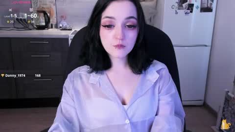 lina. online show from June 5, 2026, 4:13 pm