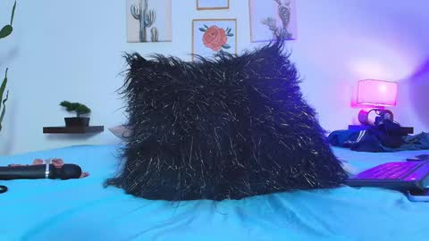 Miwa  online show from December 24, 2024, 7:44 pm