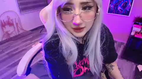 Snapshot of miwaviolet chatting on June 13, 2026, 1:47 am Miwa Violet online show from June 13, 2026, 1:47 am