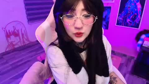 Snapshot of miwaviolet chatting on June 22, 2026, 2:02 am Miwa Violet online show from June 22, 2026, 2:02 am