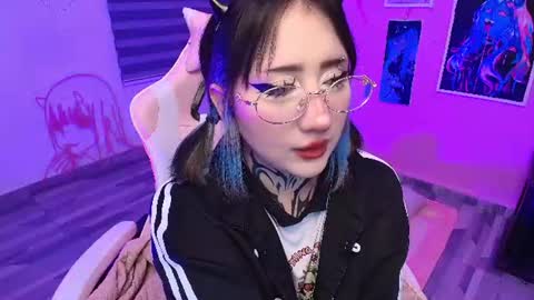 Snapshot of miwaviolet chatting on July 17, 2026, 2:51 am Miwa Violet online show from July 17, 2026, 2:51 am