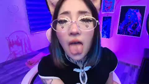 Snapshot of miwaviolet chatting on July 26, 2026, 2:31 am Miwa Violet online show from July 26, 2026, 2:31 am