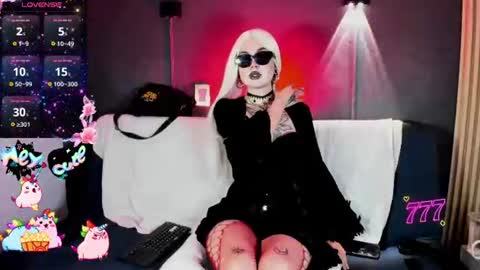 mix_carmilla online show from June 14, 2026, 9:28 pm