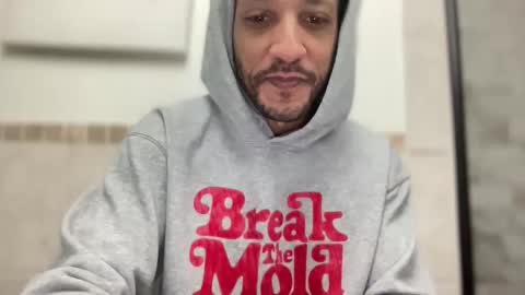 Snapshot of mixedmandingo313 chatting on May 11, 2026, 10:40 pm Devin Mandingo online show from May 11, 2026, 10:40 pm