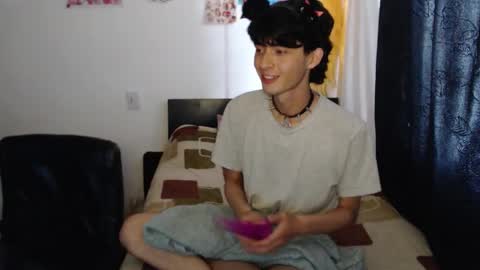 Snapshot of mixipeach chatting on October 19, 2025, 9:59 pm Naomi and Nekorii online show from October 19, 2025, 9:59 pm