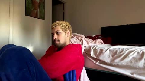 Snapshot of mixxychocolate chatting on February 8, 2025, 10:29 pm Deanthony online show from February 8, 2025, 10:29 pm