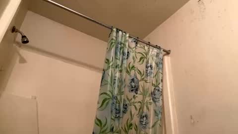 Snapshot of mixxychocolate chatting on February 9, 2025, 8:02 pm Deanthony online show from February 9, 2025, 8:02 pm