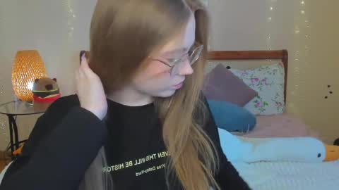 Snapshot of miya_soft chatting on May 9, 2026, 1:44 am Miya online show from May 9, 2026, 1:44 am