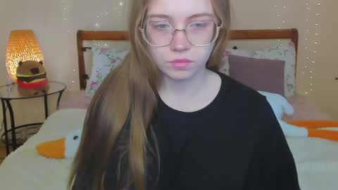 Snapshot of miya_soft chatting on May 10, 2026, 1:44 am Miya online show from May 10, 2026, 1:44 am