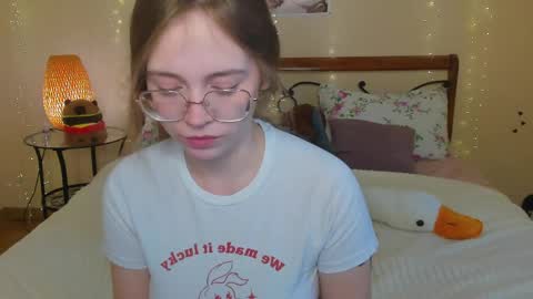 Snapshot of miya_soft chatting on May 19, 2026, 1:56 am Miya online show from May 19, 2026, 1:56 am