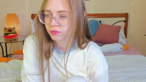 Snapshot of miya_soft chatting on June 8, 2026, 1:28 am Miya online show from June 8, 2026, 1:28 am
