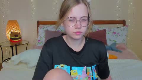 Miya online show from July 4, 2026, 1:23 am