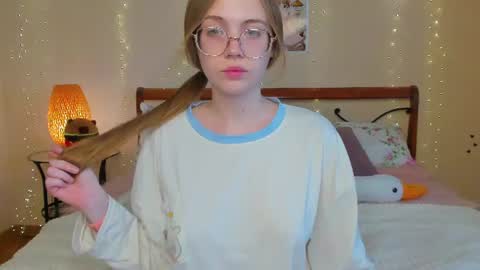 Miya online show from July 31, 2026, 1:49 am
