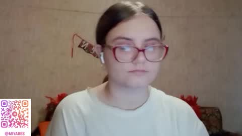 Milana online show from November 14, 2025, 5:17 am