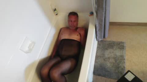 mjeffrey460699861 online show from June 14, 2026, 1:13 pm