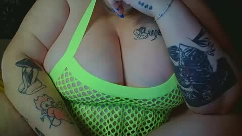 Snapshot of mkittenx chatting on April 16, 2026, 9:39 pm mkittenx online show from April 16, 2026, 9:39 pm