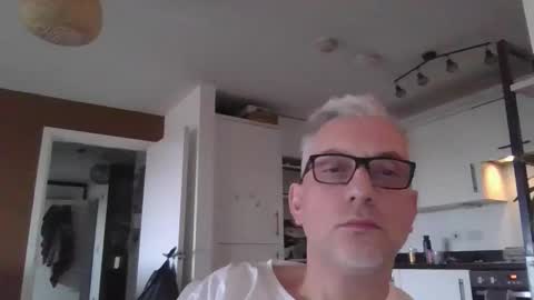 mklondon78 online show from March 12, 2025, 8:30 am