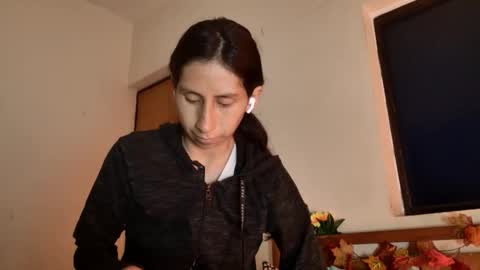 MoonLipson online show from September 22, 2025, 4:58 am