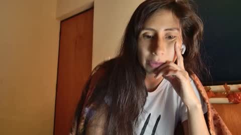 MoonLipson online show from October 15, 2025, 6:02 am