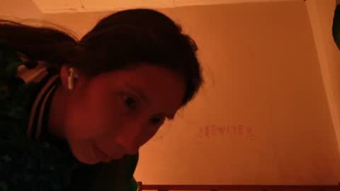 MoonLipson online show from June 20, 2026, 3:53 am