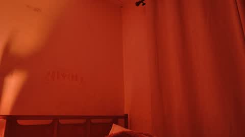 MoonLipson online show from July 25, 2026, 3:59 am