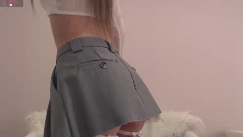 Snapshot of mmmeoww chatting on October 1, 2025, 2:01 pm Ariela online show from October 1, 2025, 2:01 pm