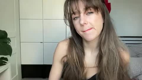 Snapshot of mmminnie chatting on February 19, 2025, 8:55 am mmminnie online show from February 19, 2025, 8:55 am