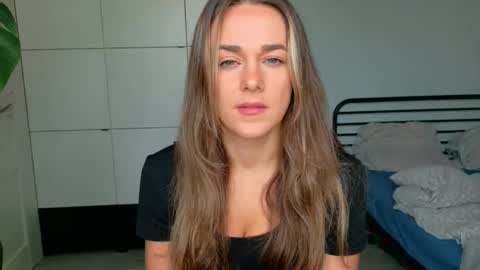 Snapshot of mmminnie chatting on October 22, 2025, 11:10 am mmminnie online show from October 22, 2025, 11:10 am