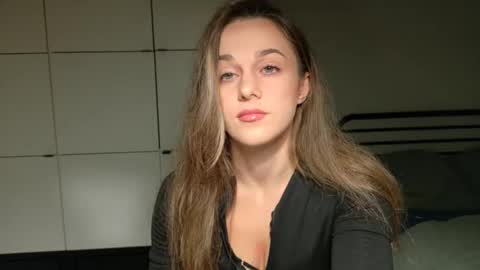 mmminnie online show from January 6, 2026, 4:43 pm