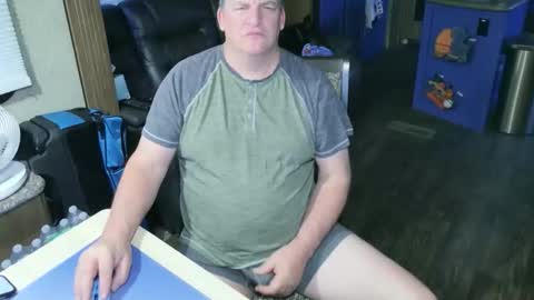 Snapshot of mmmthatsfunnn chatting on November 10, 2025, 11:37 pm mmmthatsfunnn online show from November 10, 2025, 11:37 pm