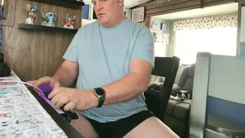 mmmthatsfunnn online show from May 7, 2026, 10:15 pm