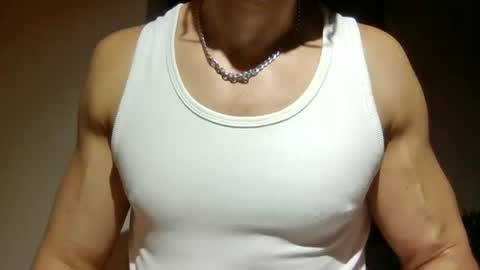Snapshot of mmuscularman chatting on June 16, 2026, 6:38 am mmuscularman online show from June 16, 2026, 6:38 am