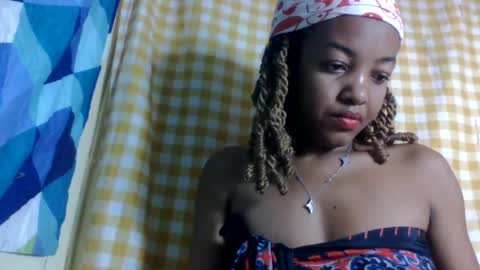 Snapshot of mmyriame chatting on July 5, 2026, 5:03 am mmyriame online show from July 5, 2026, 5:03 am