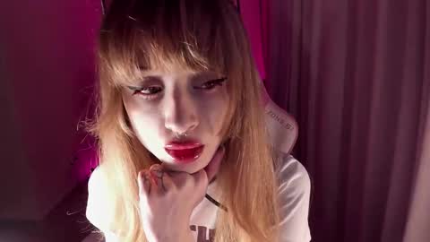 mnepohhh online show from December 3, 2025, 1:53 pm