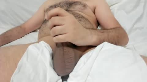 Snapshot of mo0085 chatting on July 16, 2026, 3:40 pm Laith online show from July 16, 2026, 3:40 pm
