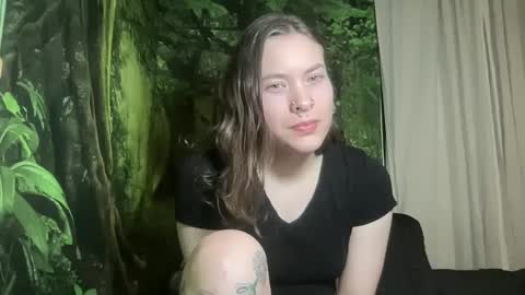 Snapshot of mo0n_goddess chatting on January 14, 2025, 8:09 am Misty online show from January 14, 2025, 8:09 am