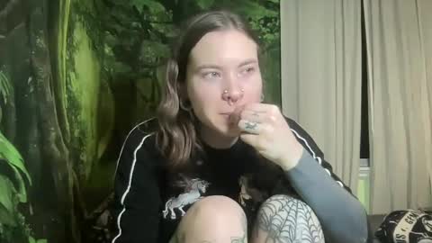 Snapshot of mo0n_goddess chatting on January 26, 2025, 8:57 am Misty online show from January 26, 2025, 8:57 am