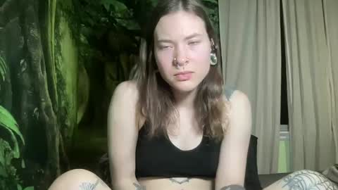 Snapshot of mo0n_goddess chatting on January 29, 2025, 6:01 am Misty online show from January 29, 2025, 6:01 am