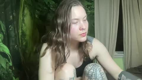 Snapshot of mo0n_goddess chatting on February 3, 2025, 3:09 am Misty online show from February 3, 2025, 3:09 am