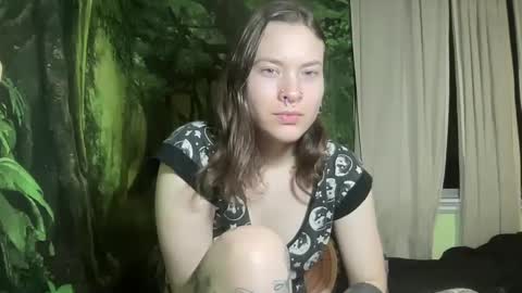 Snapshot of mo0n_goddess chatting on February 12, 2025, 5:47 am Misty online show from February 12, 2025, 5:47 am