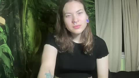 Snapshot of mo0n_goddess chatting on February 15, 2025, 4:58 am Misty online show from February 15, 2025, 4:58 am