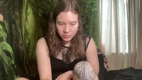 Snapshot of mo0n_goddess chatting on February 22, 2025, 12:27 am Misty online show from February 22, 2025, 12:27 am