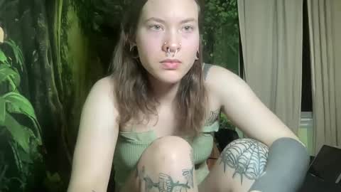 Snapshot of mo0n_goddess chatting on February 25, 2025, 3:52 am Misty online show from February 25, 2025, 3:52 am